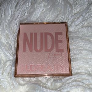 Huda Beauty Nude Light Eye Shadow (Final Price drop)